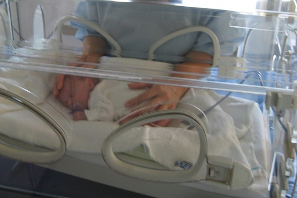 ¿Qué saber de los bebés prematuros?
